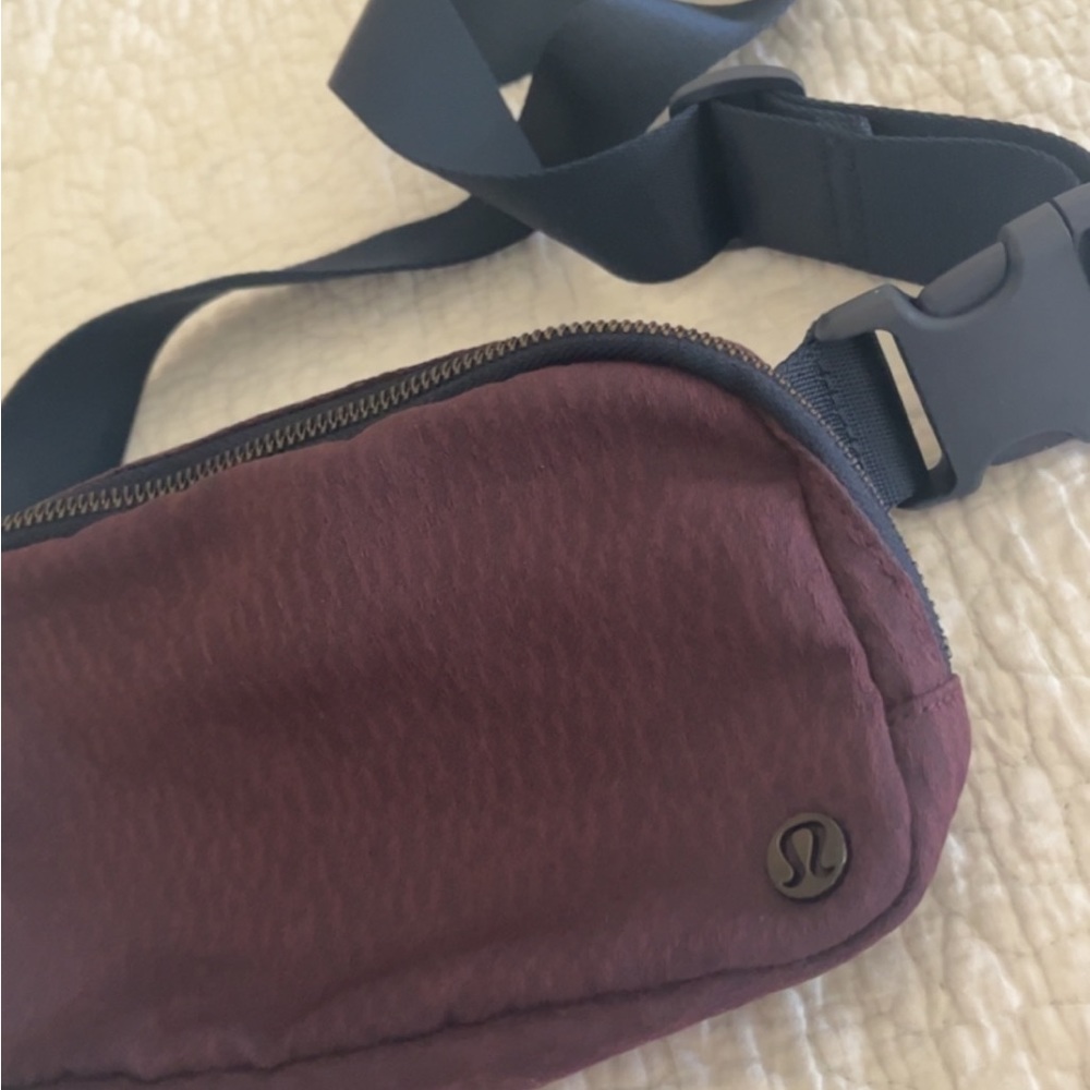 Lululemon Everywhere Belt Bag 1L